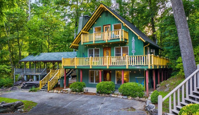 Chimney Rock Chalet Near Lake Lure! in Chimney Rock