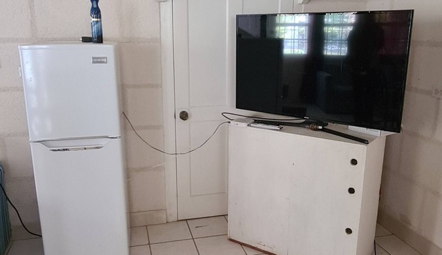 Christ Church Home, Full Kitchen, Smart TV, Laundry, Parking, Rockley Beach 1 km