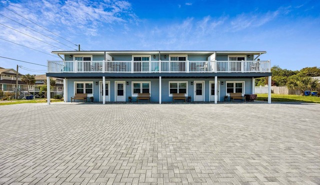 Coastal Blue #1 - Cozy, Updated and Just Off Fletcher Avenue! in Fernandina Beach
