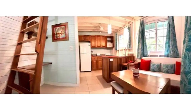 CoconutTree Beachfront Bungalow in Bocas del Toro