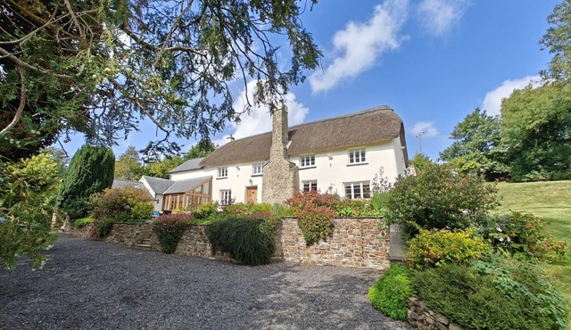 Court - Four Bedroom House, Sleeps 8 in Chittlehampton