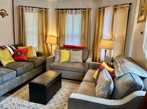 Cozy First Floor Apartment in Chicopee