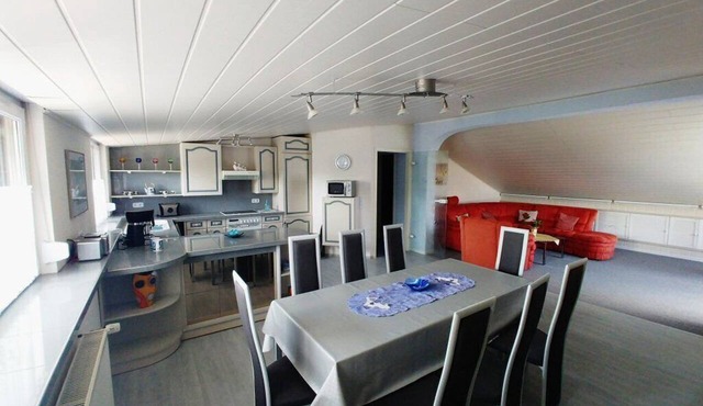 Cozy holiday apartment (90 sqm) in the attic for up to 5 people in Dolgesheim