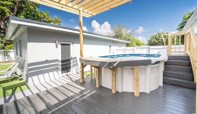 Cozy Hollywood Retreat/Up to 6 G& FREE Parking! in Hollywood