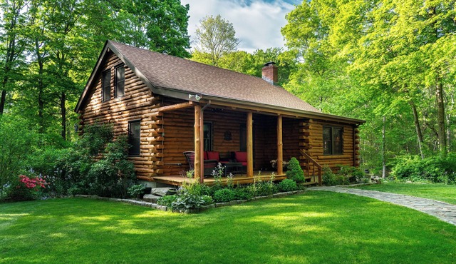 COZY Maple Tree Cabin - Situated on 6 private acres- Enjoy nature in Killingworth