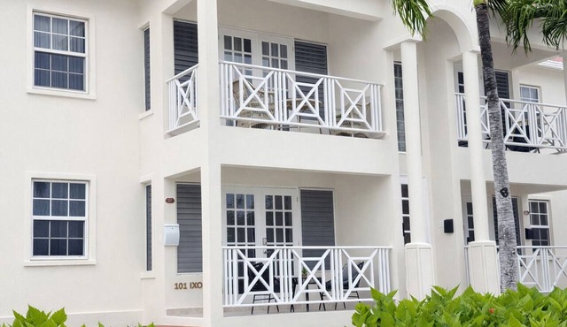 Crystal Court Gated apartment Tennis Court, Pool, Warrens 5 min, Beach 10 min