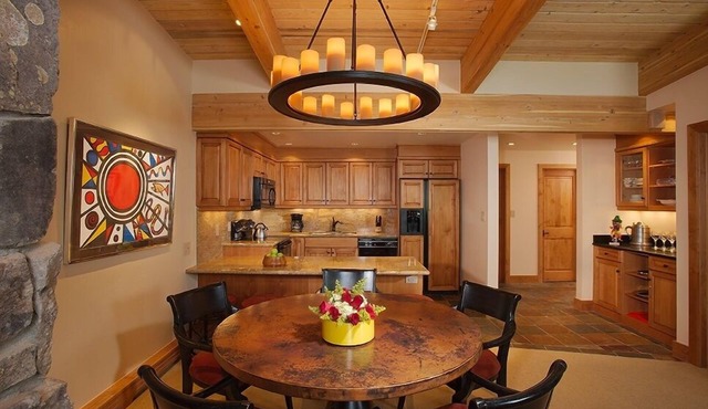 Deluxe 2 Bedroom Apartments at Resort with Outdoor Pool & Hot Tub in Aspen
