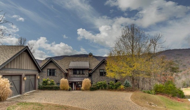Expansive Golf Resort Home with Mountain Views - Family Friendly in Mill Spring