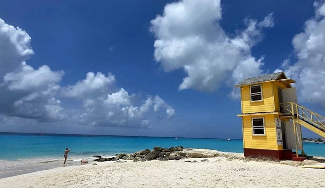Fully equipped 1 bedroom apartment close to surf spots and beaches!