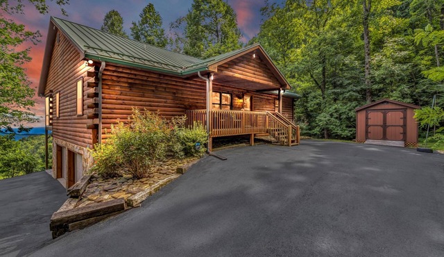 Gateway Getaway with Mountain Views and Fireplace in Old Fort