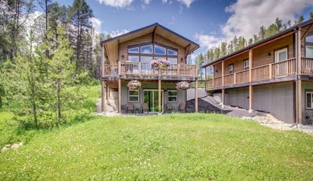 Going to the Sun Chalet D/Gateway Chalet in West Glacier