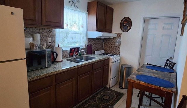 Guest house 15 min from the beach in Hollywood