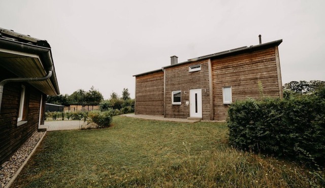 'Haus Holli Zarrentin' on Lake Schaalsee with Private Terrace & Garden in Zarrentin am Schaalsee