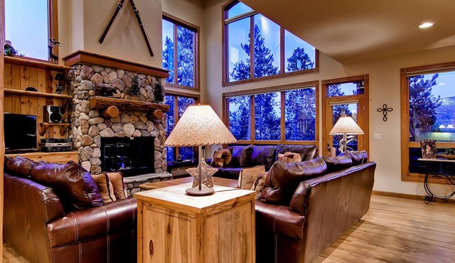 His High Place: Private Hot Tub, Beautiful Views, Ski Area Access, Shuttle in Breckenridge