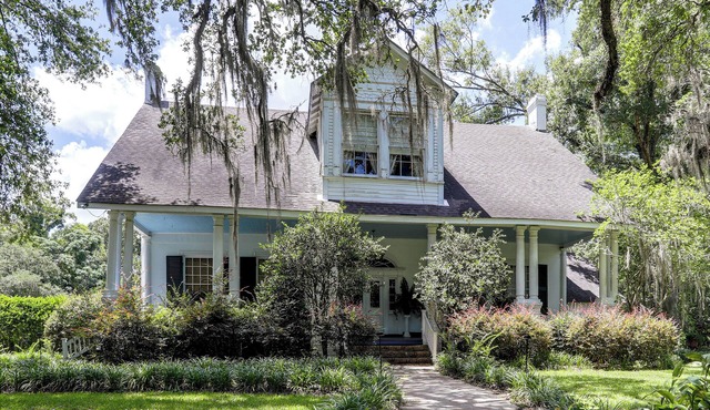 Historic 5,400-Sq-Ft Woodville Estate w/Pool in Woodville