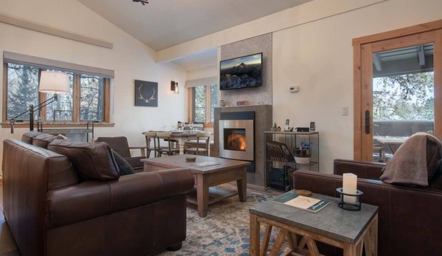 JHRL - Indian Paintbrush 1121, A newly renovated 2 bedroom mountain modern retreat located in Wilson in Wilson