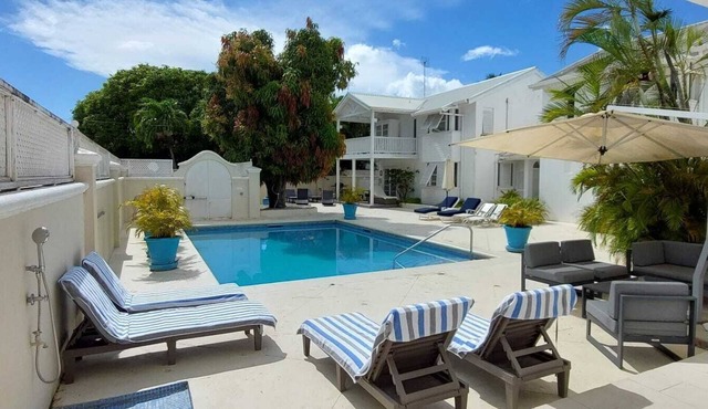 Just minutes away from beautiful beaches and regular local transport, perfect!