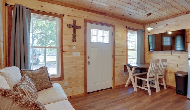 Lakeside Cabin w/Kayaks: Near Cloudland Canyon! in Trenton