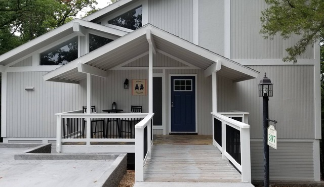 "Lakeview Lodge" at Tan Tar A with Hot Tub! in Osage Beach