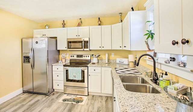Lebanon Getaway w/Fire Pit + Furnished Porch in Lebanon