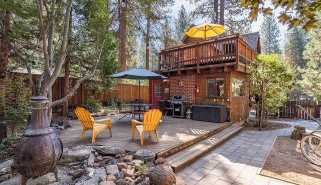 Lower Kings Beach Cottage with Deck, Bikes and Kayaks in Summer! in Kings Beach