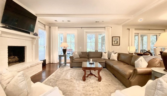 Luxurious and Private with Views of the Golf Course in Bluffton