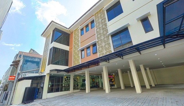 Luxury Deluxe DBL Retreat W/Free WiFi and Parking in Yogyakarta