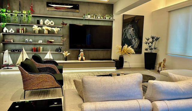 Luxury Oasis | 2BR|2BT & Balcony City View in MIAMI
