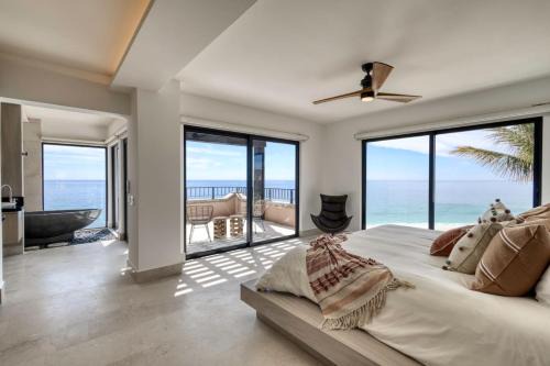 Luxury Unique Oceanfront Penthouse in San Jose del Cabo