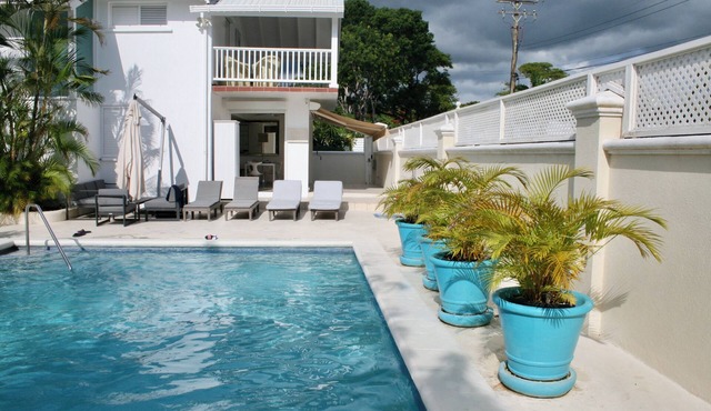 Mango Court 3 - Porters, St. James, Walking Distance to Caribbean Sea in Porters