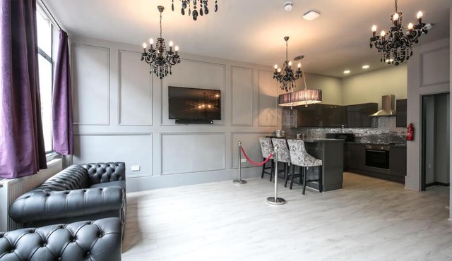 Manhattan Suite - sleeps 24! Heart of Liverpool in Liverpool