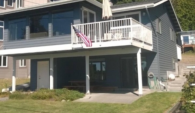McKees Beach house located on one of the nicest beaches on Port Susan Bay. in Stanwood