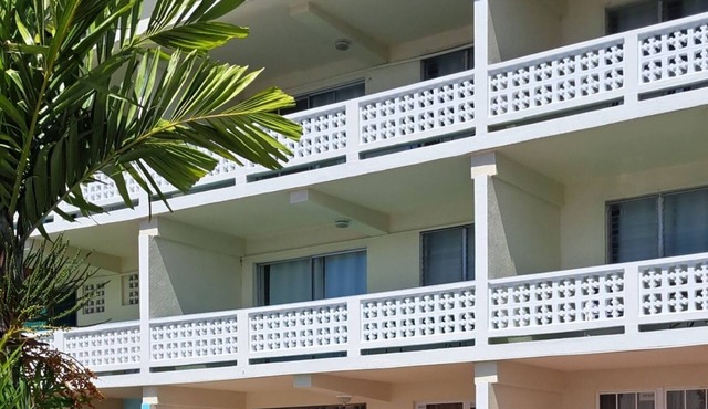 Melrose Beach Apartments