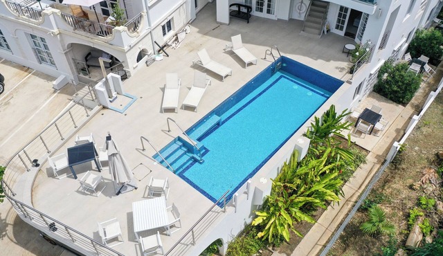 New 1-Bed Condo with Pool near Mullins Beach