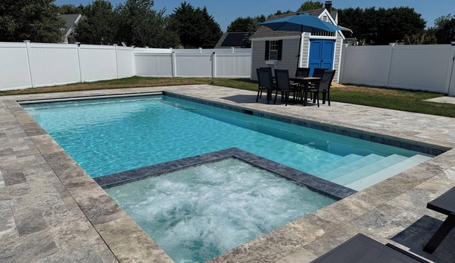 New Saltwater Heated Pool & Hot Tub -Less than 5 Minutes from Nauset Beach! in Orleans