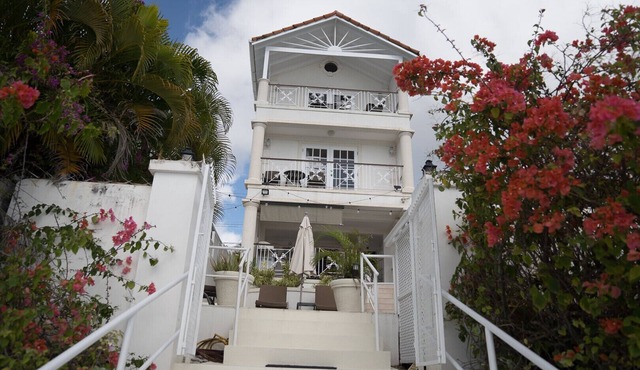 New West Coast Villa