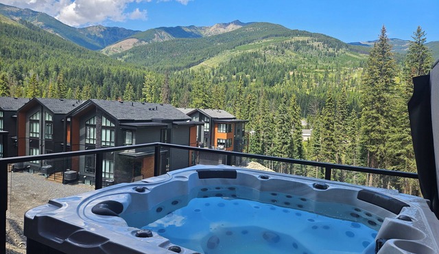 Nordix Townhouse | 3 BDRM | Pet friendly | Hot Tub in Panorama