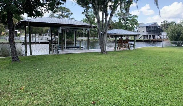 OLD HOMOSASSA HOME WITH PRIVATE BOAT DOCK & POOL! in Homosassa