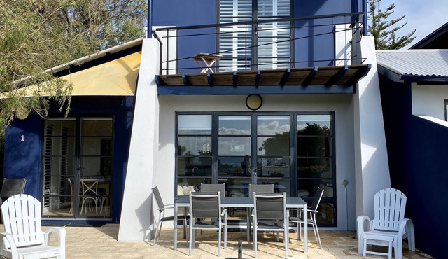 Panoramic Bay Views - Pet friendly & only a 5 minute stroll to town in Dunsborough