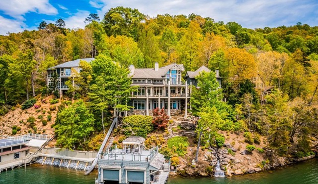 Parabull's Point in Lake Lure