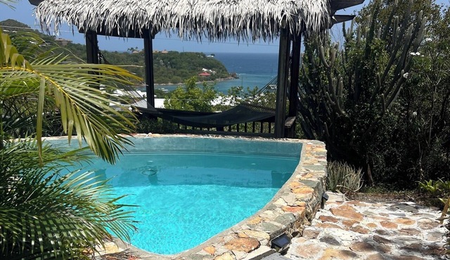 Poi Pu St John - Great Views, Total Privacy & Tesla Solar Backup System in Chocolate Hole