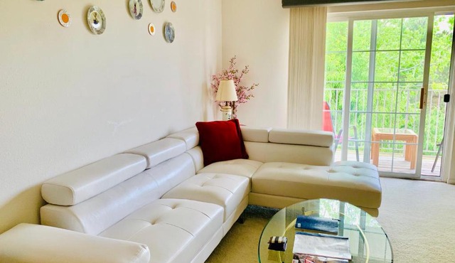 Pure Michigan Vacation Condo near Lake and Shops in Fenton