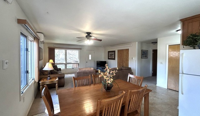 Rocky Cliff 3 bedroom/2 bath home located in the town of Hill City! in Hill City