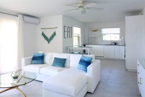 Sea Glass Villa - Spacious 2 Bedroom, 2 Bathroom