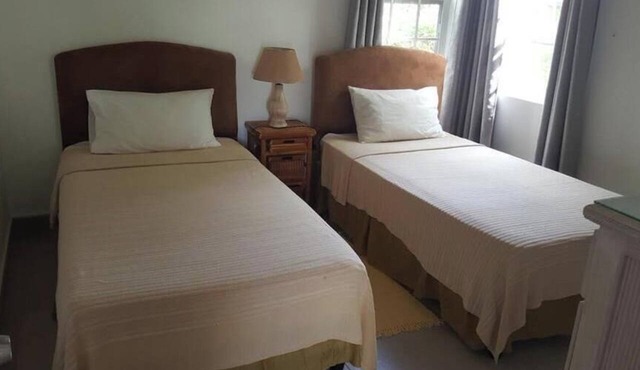 Shades Apt 2 – Comfortable Two-Bedroom Garden Apartment with Pool Access in Saint James
