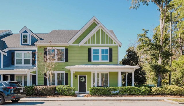 Spacious 4 Bedroom, 4 Bath Townhome in Historic Old Town Bluffton in Bluffton