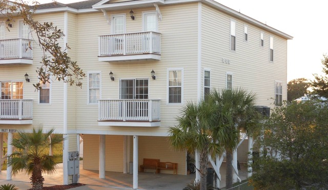 SPRING DISCOUNT 10% 5 BR/5.5BA-1BLK from Beach/Marsh/Dock/Pvt Pool/Pet Friendly in Garden City