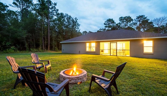 Springs Basecamp - 4BR Near Rainbow and Manatees in Dunnellon