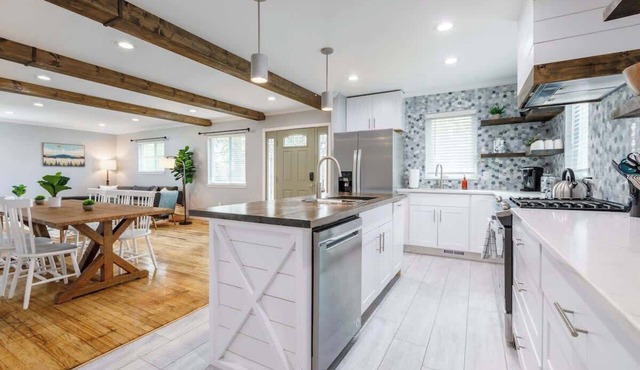 Stunning Three Bedroom Lake Escape in White Lake charter Township