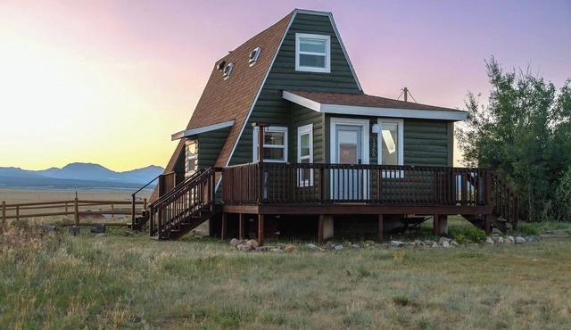 Stylish & Cozy A-Frame Escape! Dogs OK, 45m to Breck, 30m to BV, Stargazing! in Fairplay
